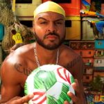 Tio Sam transforma o orgulho nacional em um grito de guerra universal com o single “Dale Olê”